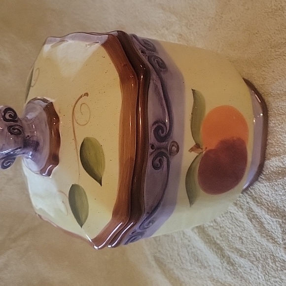 Medici Tabletops Unlimited Canister fruit pattern with the rubber seal lid - Picture 7 of 12